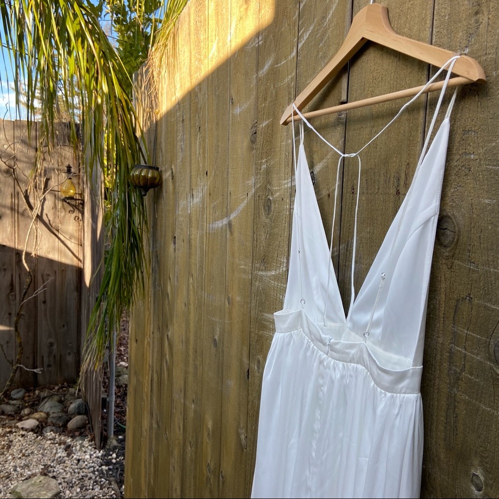 White Satin Backless Maxi Dress ๐ฟ S - Picture 6 of 10